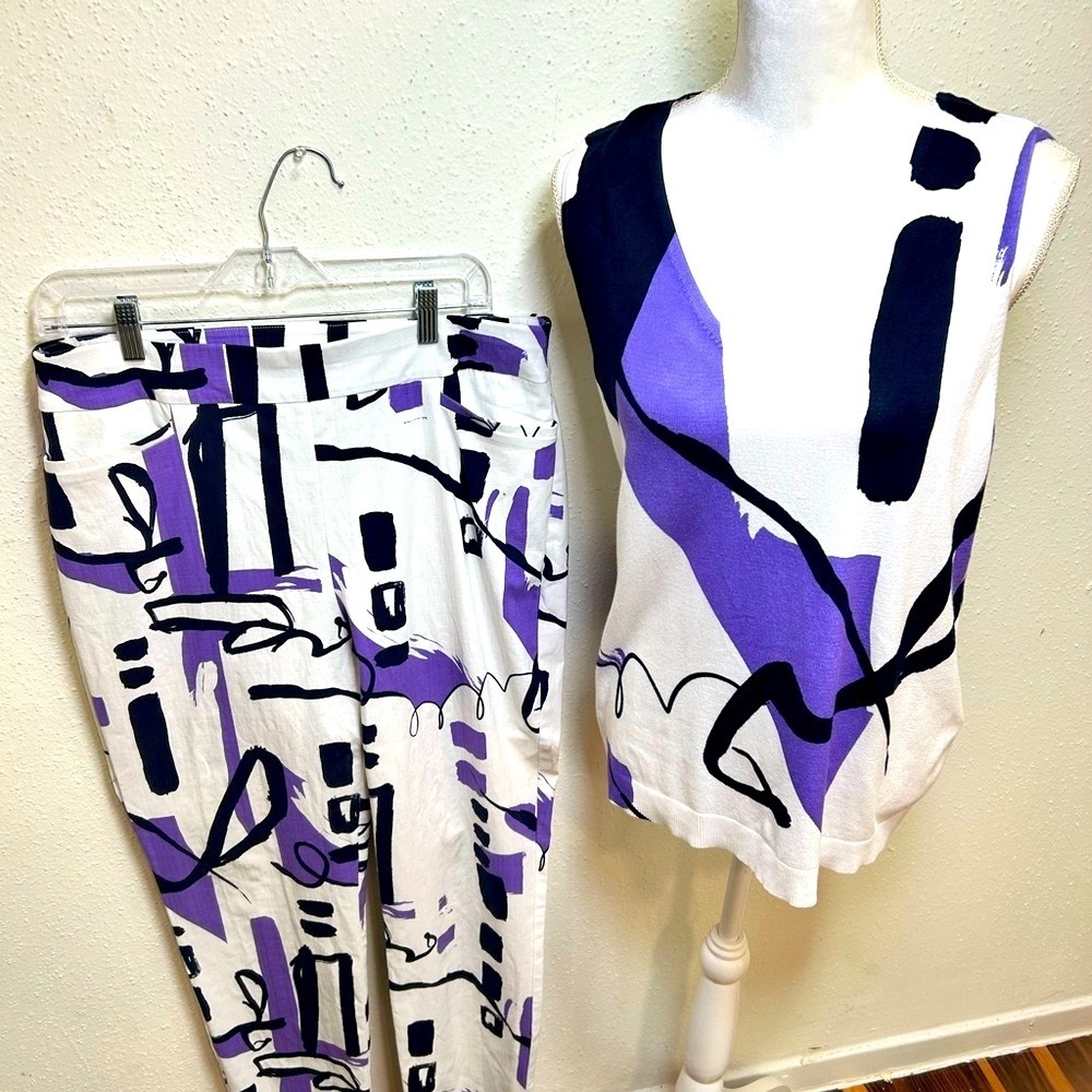 Chico's Abstract Purple and Black Cropped Pants and matching abstract top